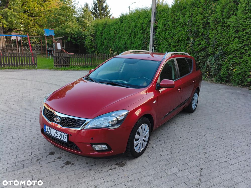 Kia Ceed 2010 photo 3