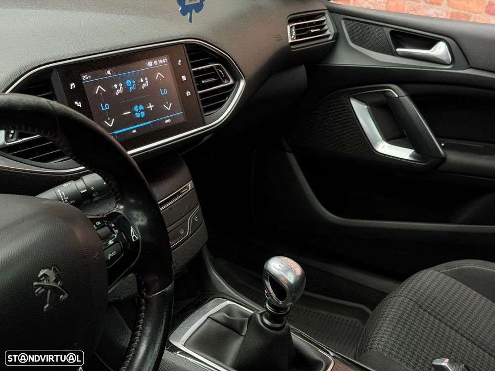 Peugeot 308 SW - 7