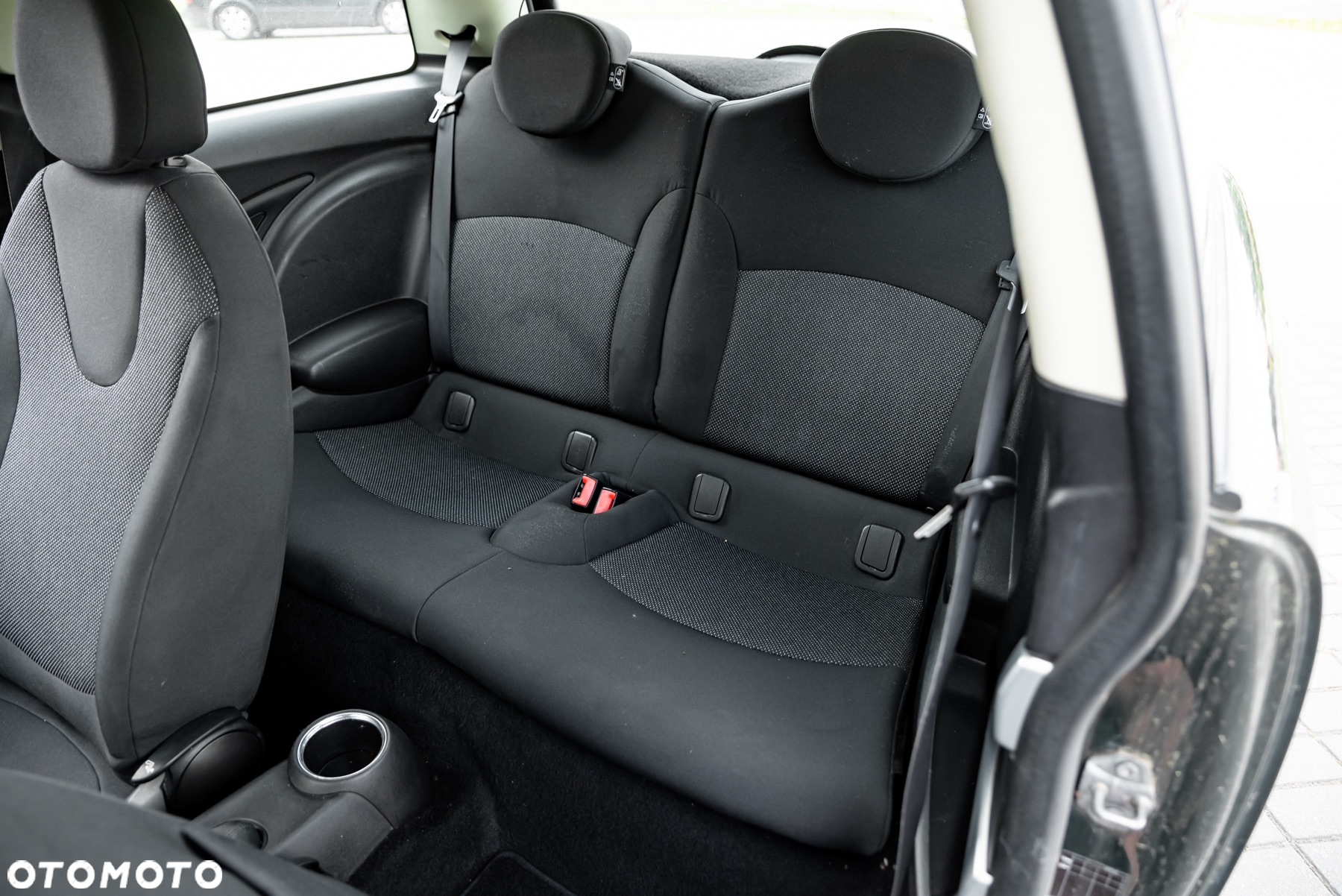 MINI ONE Standard - 27