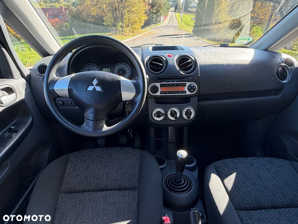 Mitsubishi Colt - 18