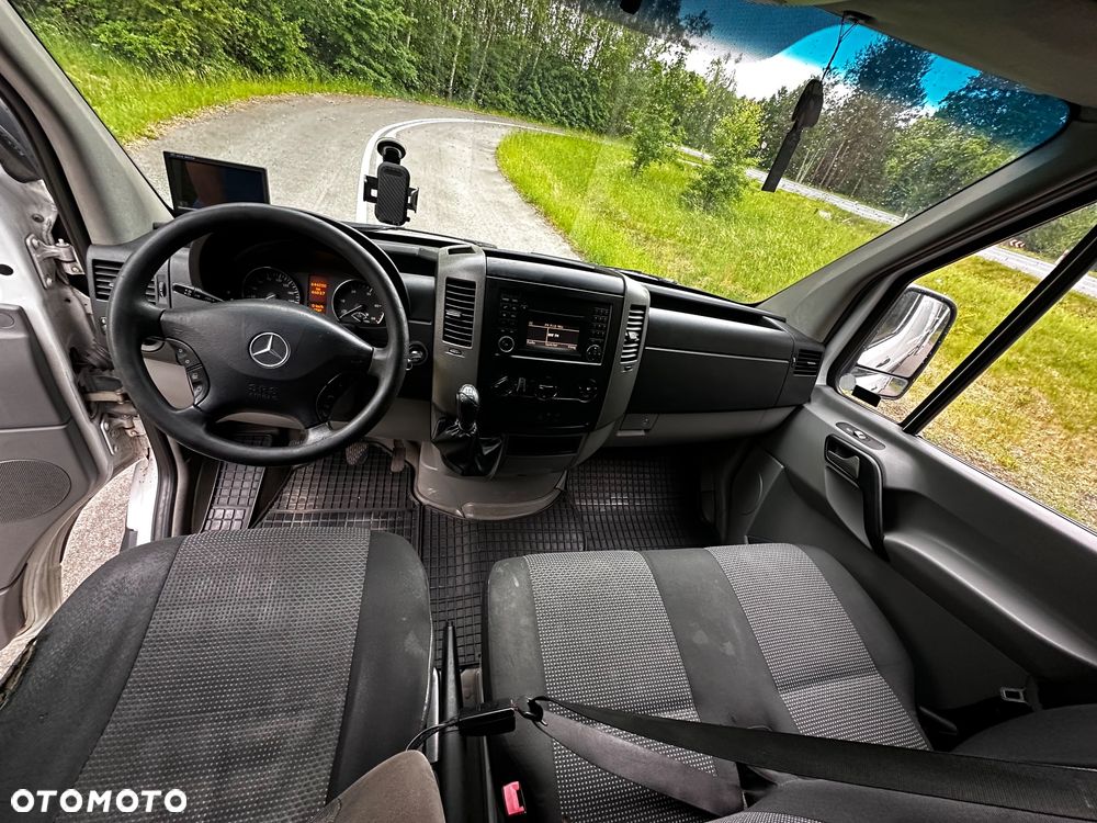 Mercedes-Benz Sprinter - 11