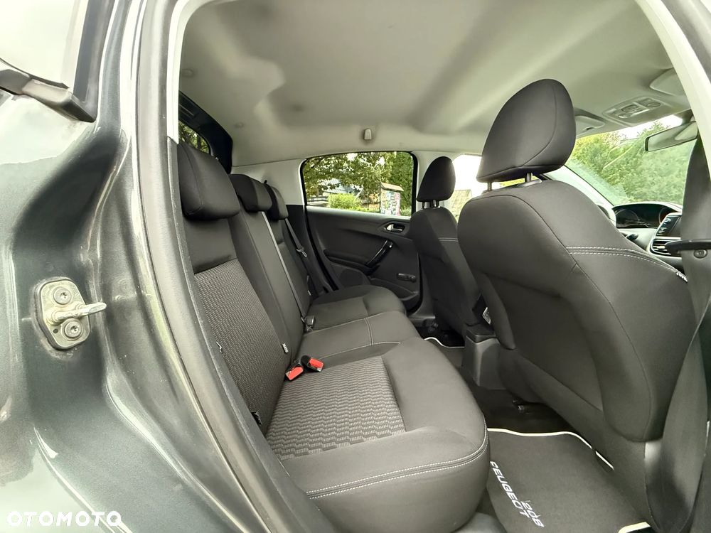 Peugeot 208 1.2 VTi Style - 28