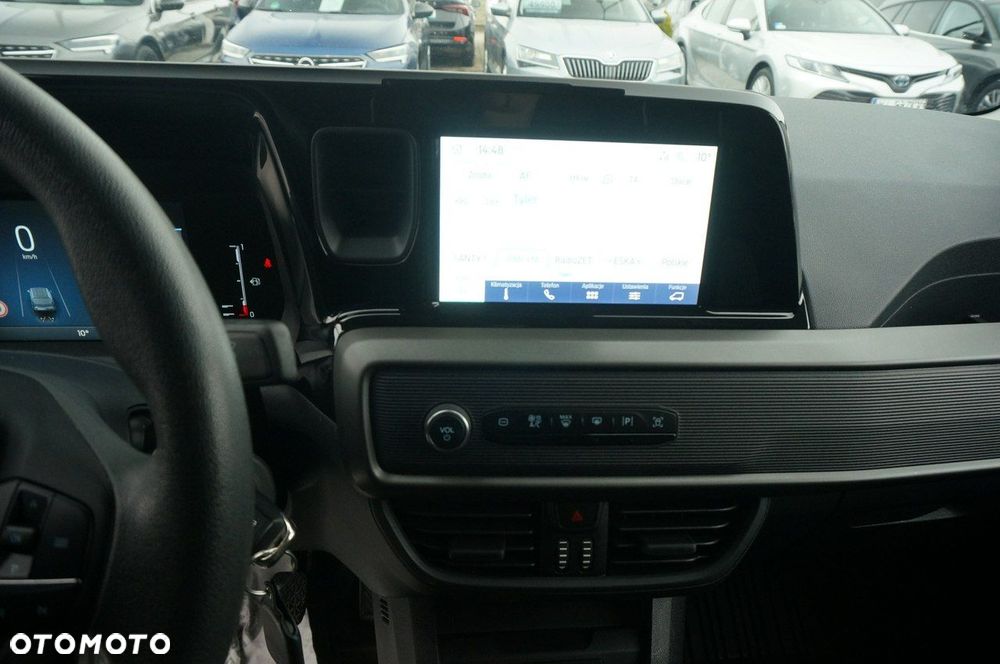 Ford Transit Courier - 17