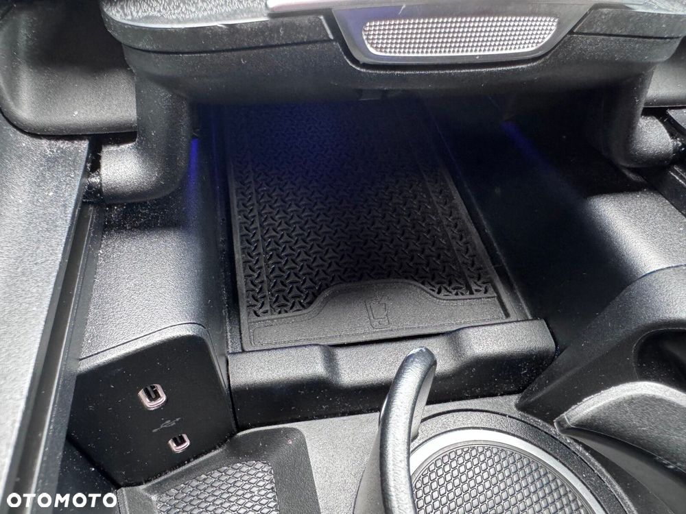 Mercedes-Benz Klasa E - 24