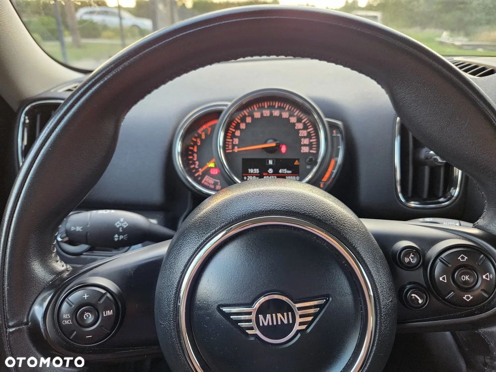 MINI Countryman Cooper Essential Trim - 9