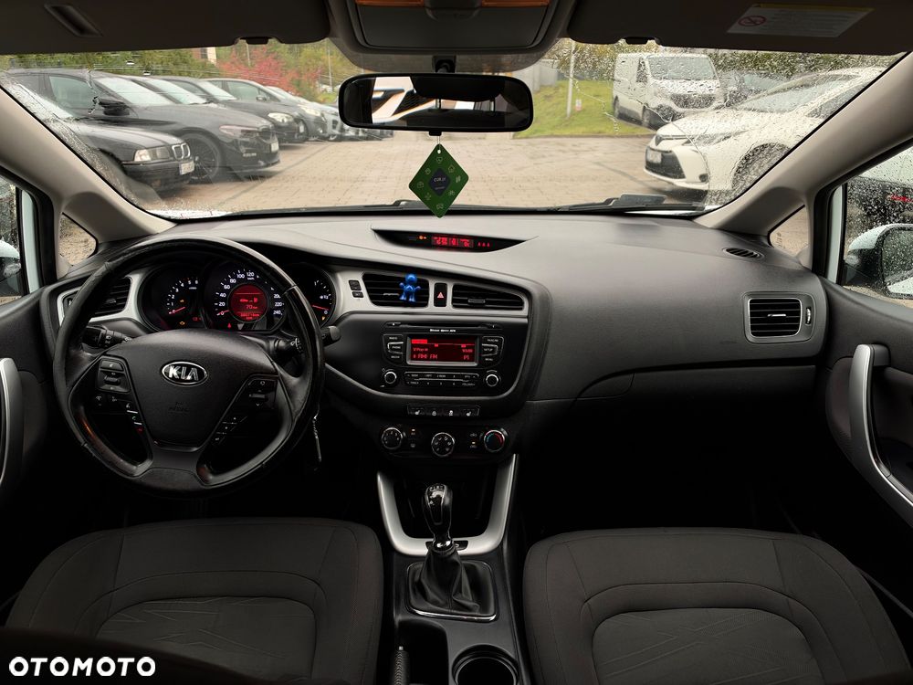 Kia Ceed - 10