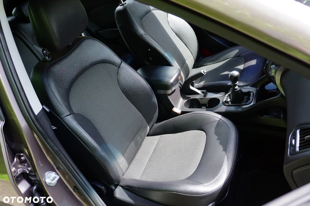 Hyundai ix35 1.6 2WD Fifa World Cup Edition - 24