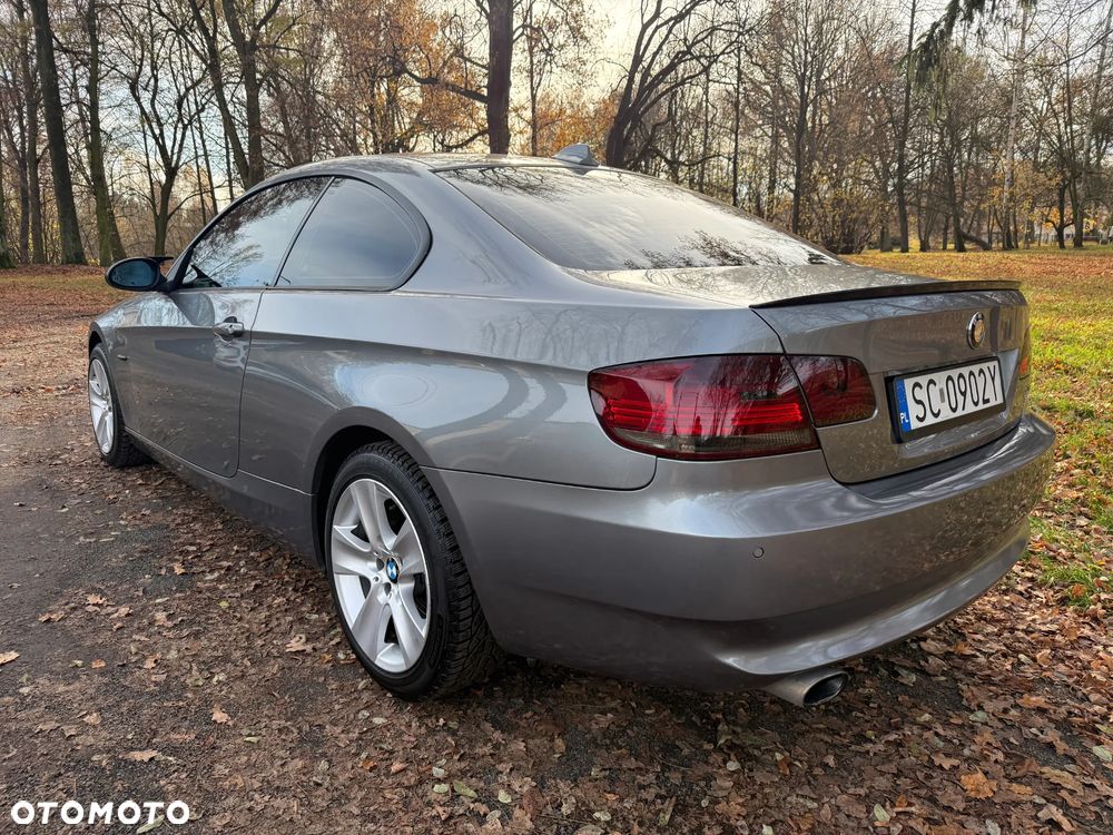 BMW Seria 3 320d xDrive - 13