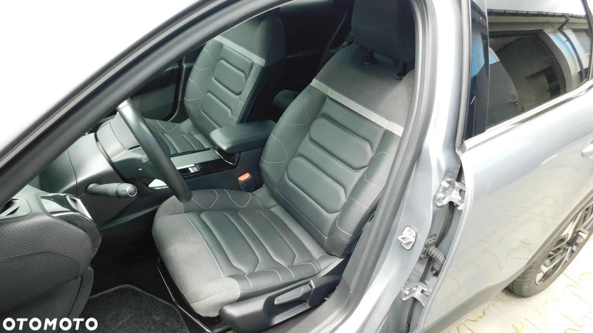 Citroën C4 1.2 PureTech Shine S&S - 19