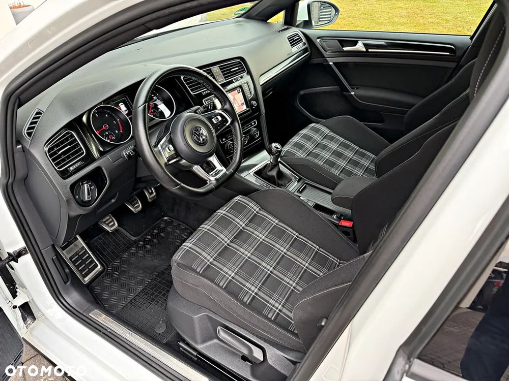 Volkswagen Golf GTD (BlueMotion Technology) - 18