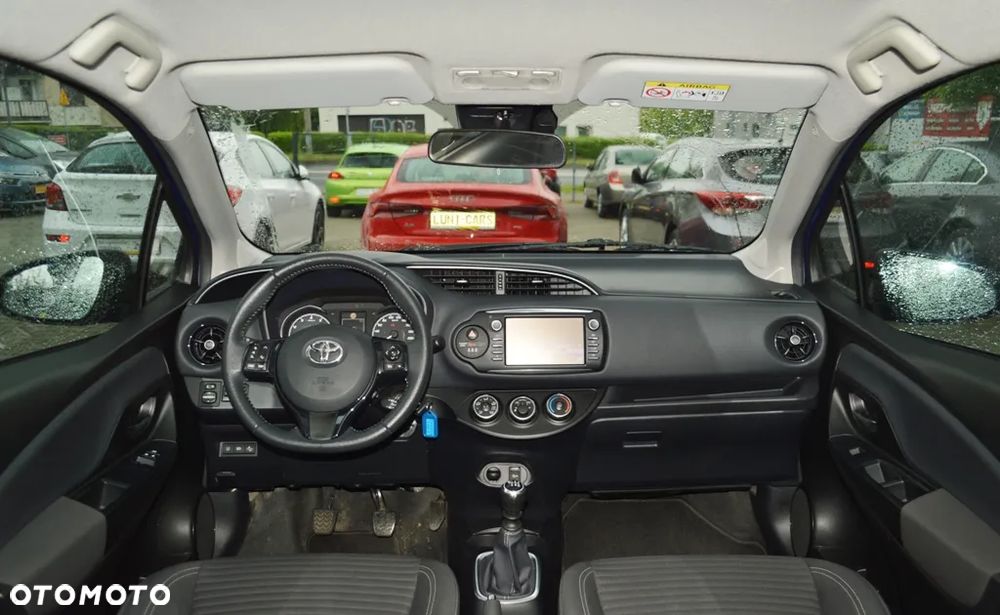 Toyota Yaris - 25