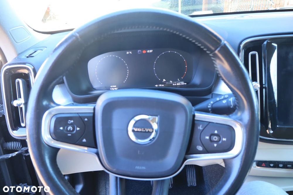 Volvo XC 40 D3 Momentum Pro - 4