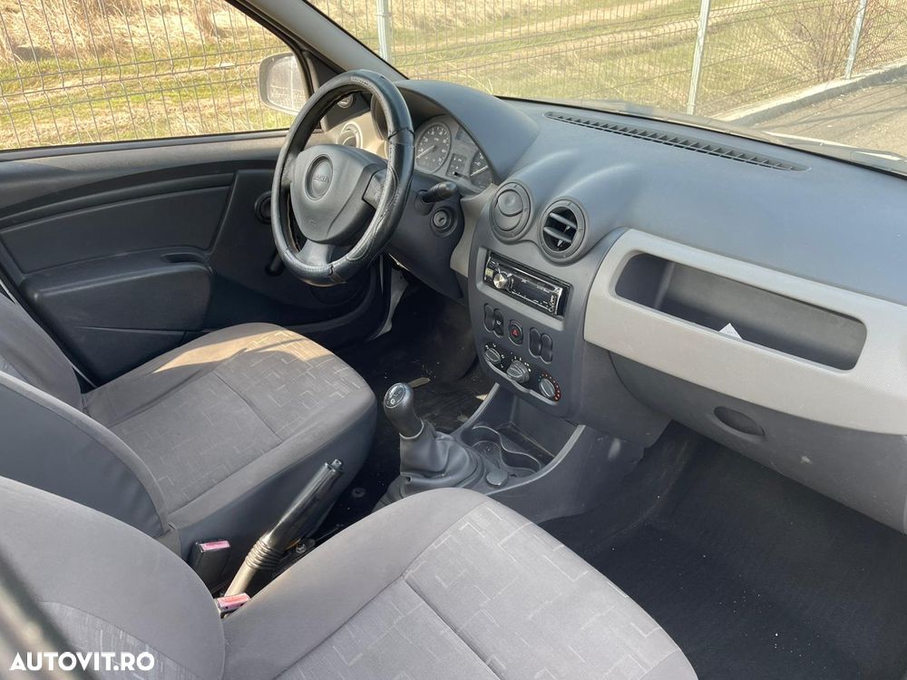 Dacia Logan 1.2 - 7