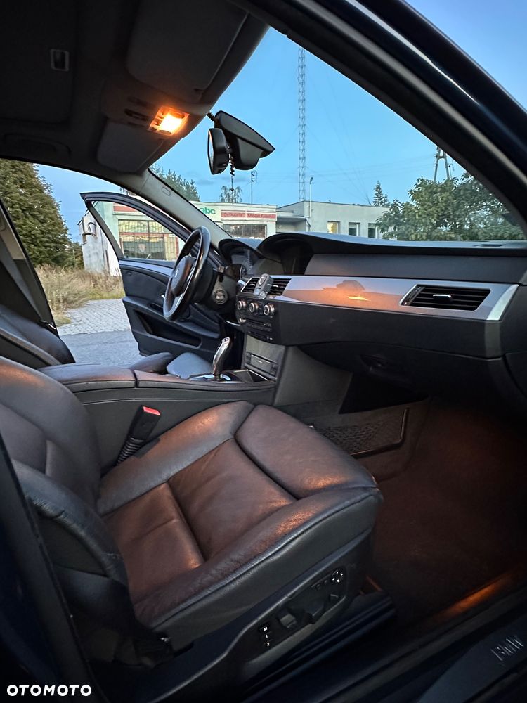 BMW Seria 5 520d - 29