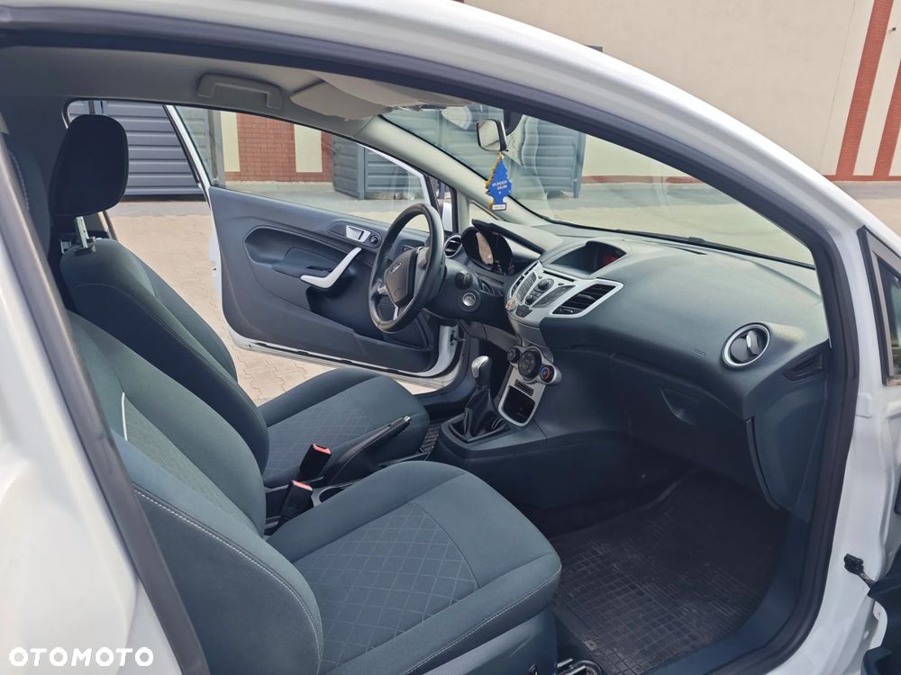 Ford Fiesta - 8