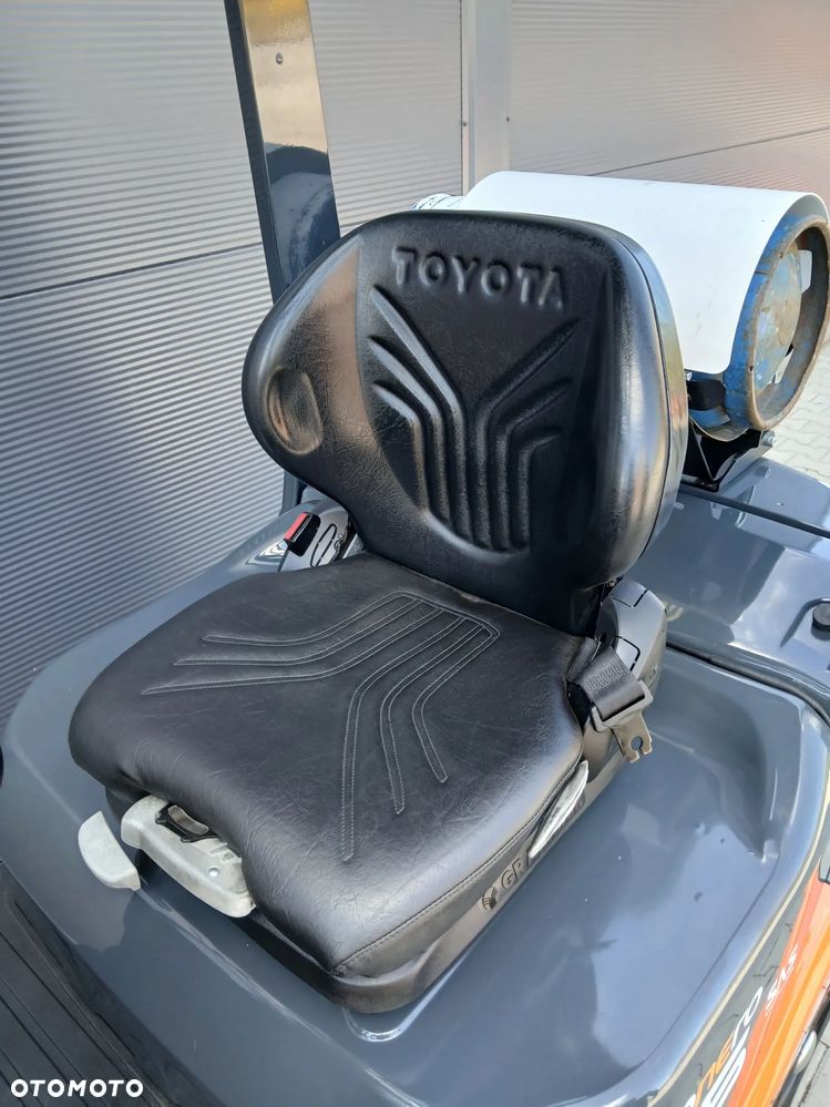 Toyota 02-8FGF15 - 8