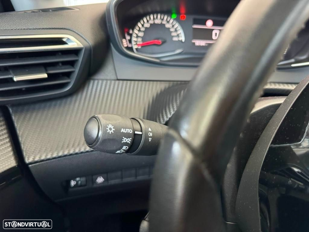 Peugeot 208 1.2 PureTech Active - 19