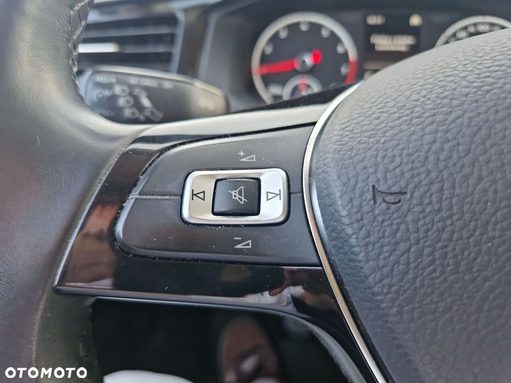 Volkswagen Polo 1.0 TSI Comfortline - 23