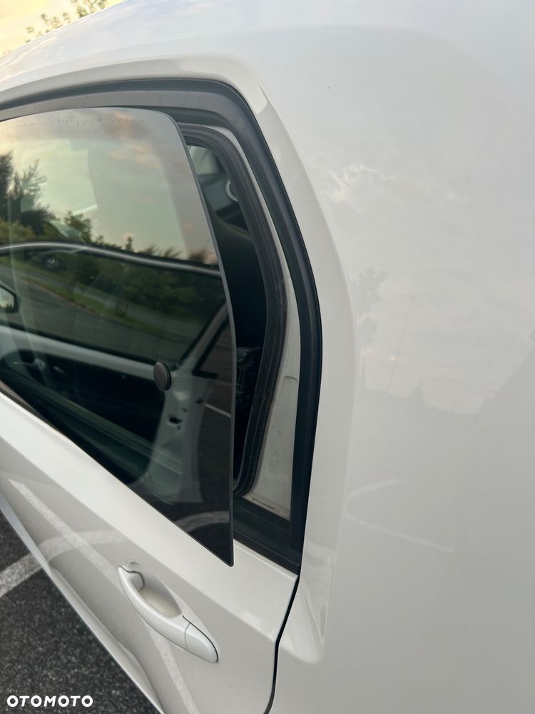 Volkswagen up! - 24