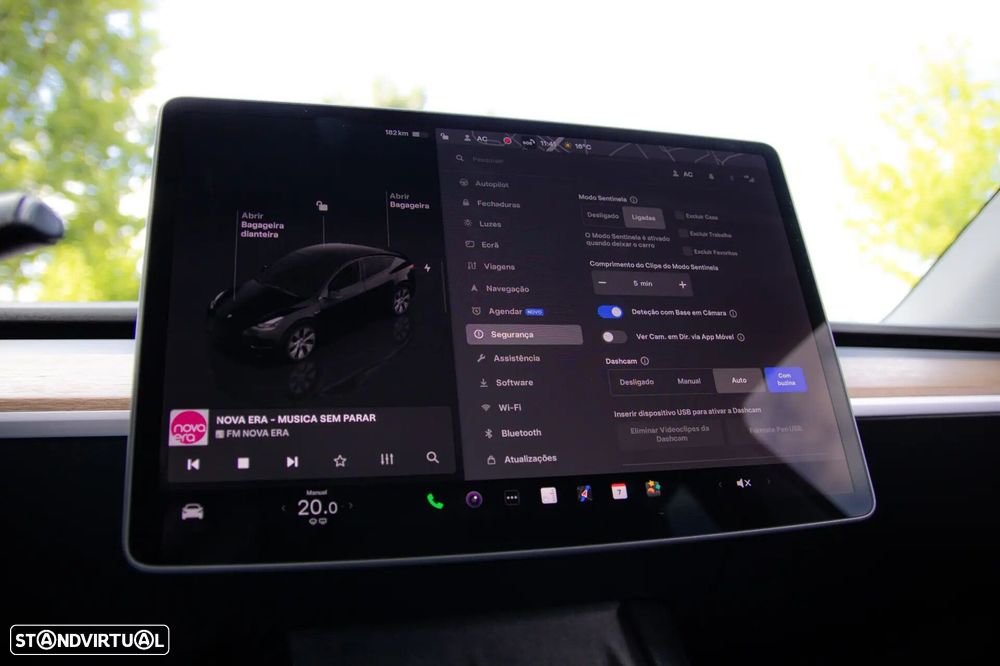 Tesla Model Y - 17