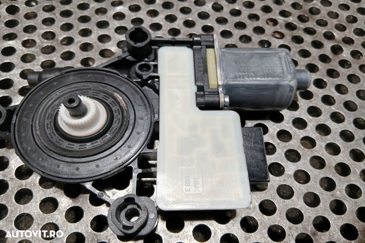 Motoras macara geam spate stanga 0130822725 5Q0959811A 0130822725 5Q0 - 2