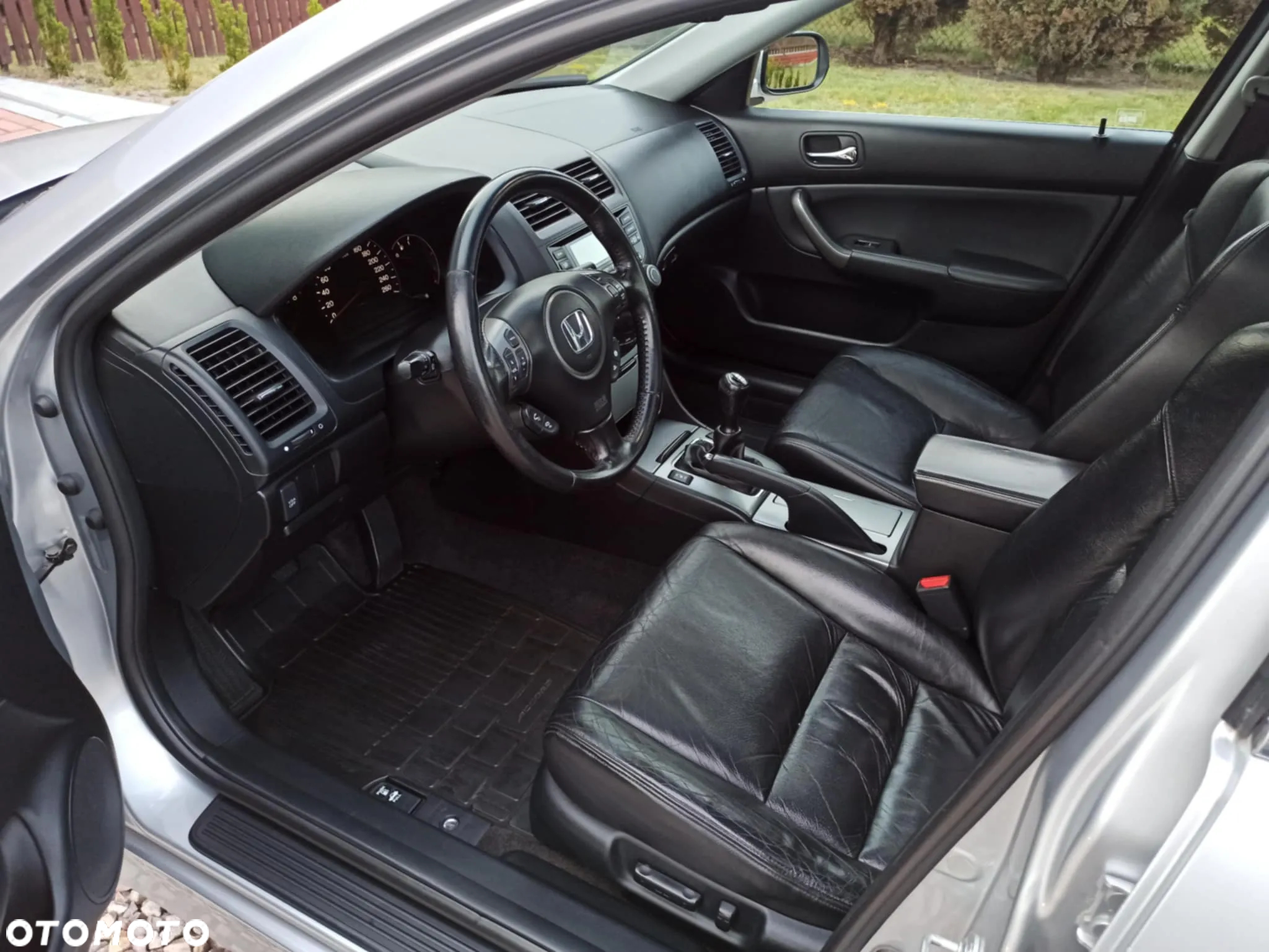Honda Accord 2.0 Executive - 25