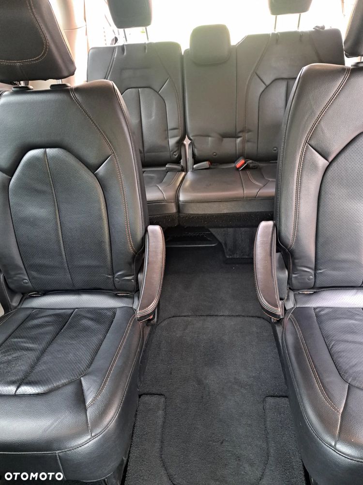 Chrysler Pacifica - 31