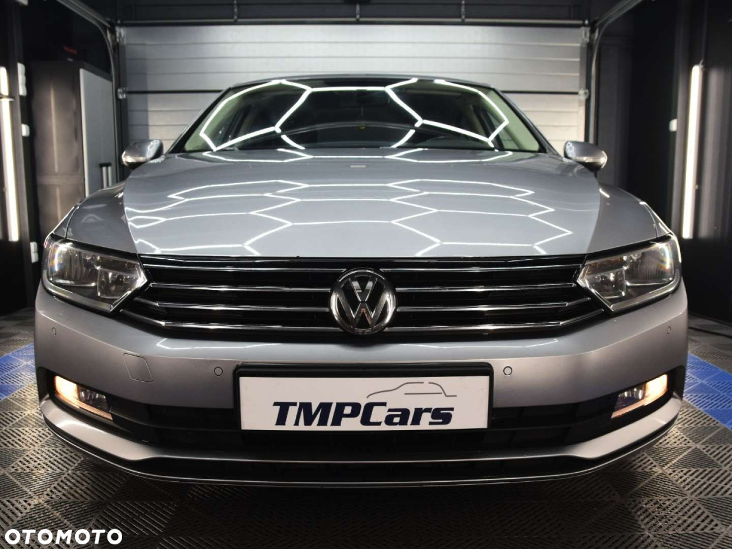 Volkswagen Passat - 11