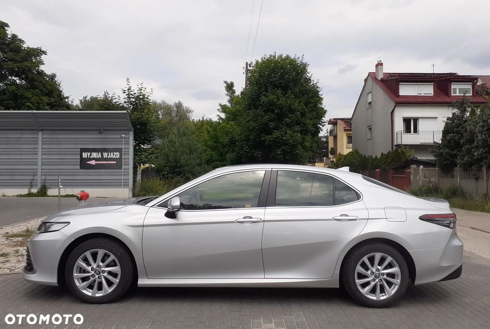 Toyota Camry - 2