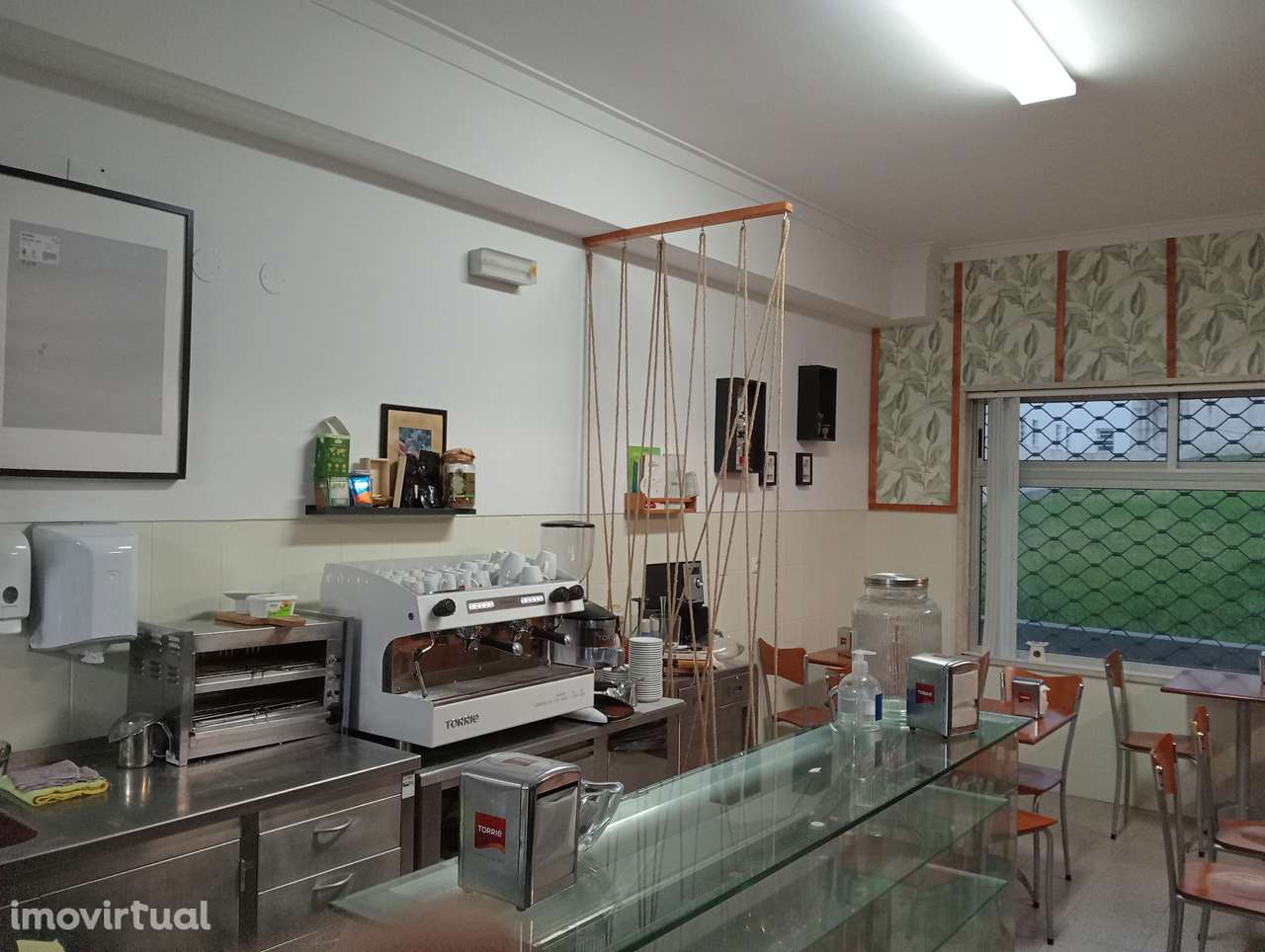 Fantástica Loja de 130m2  com 6 janelas para exposição - Grande imagem: 2/6