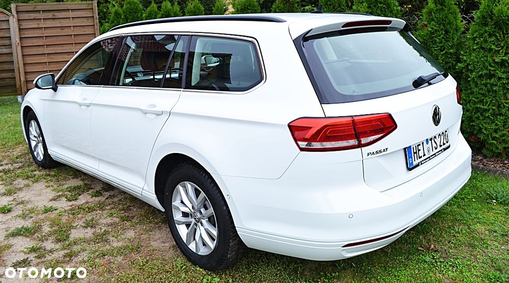 Volkswagen Passat - 9