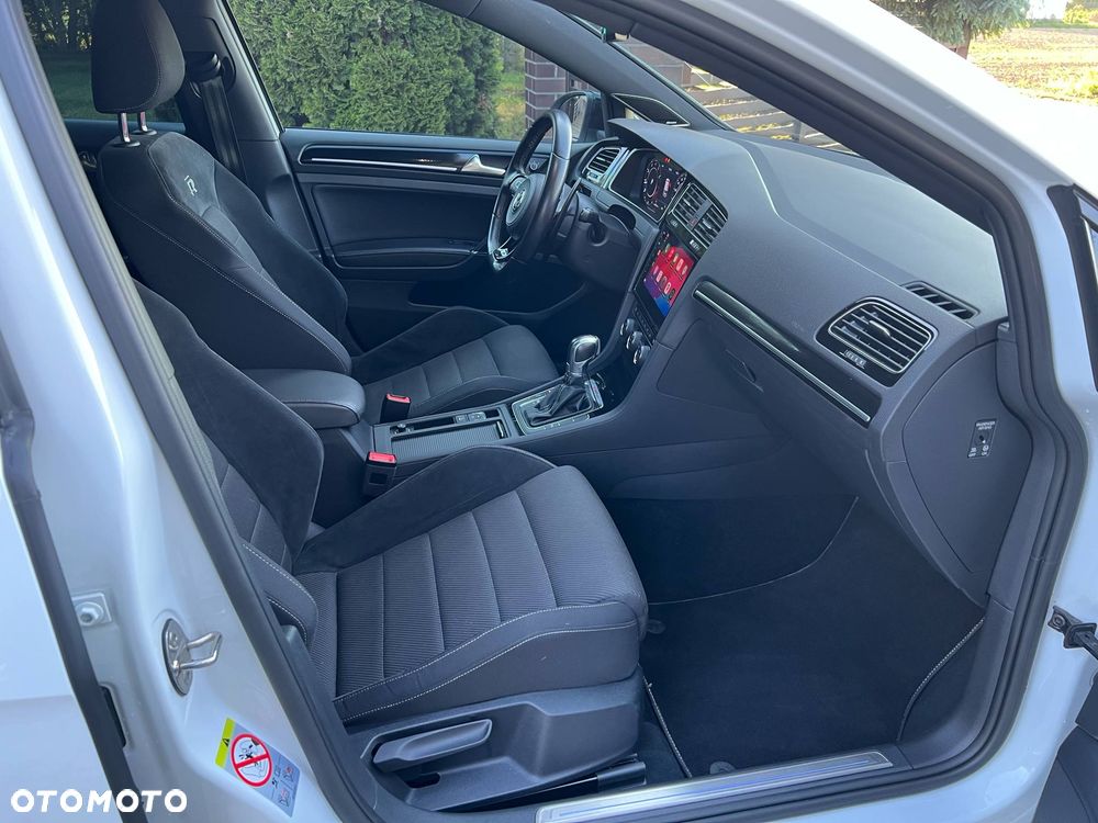 Volkswagen Golf - 18