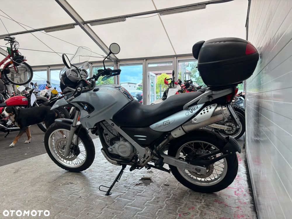 BMW F - 15