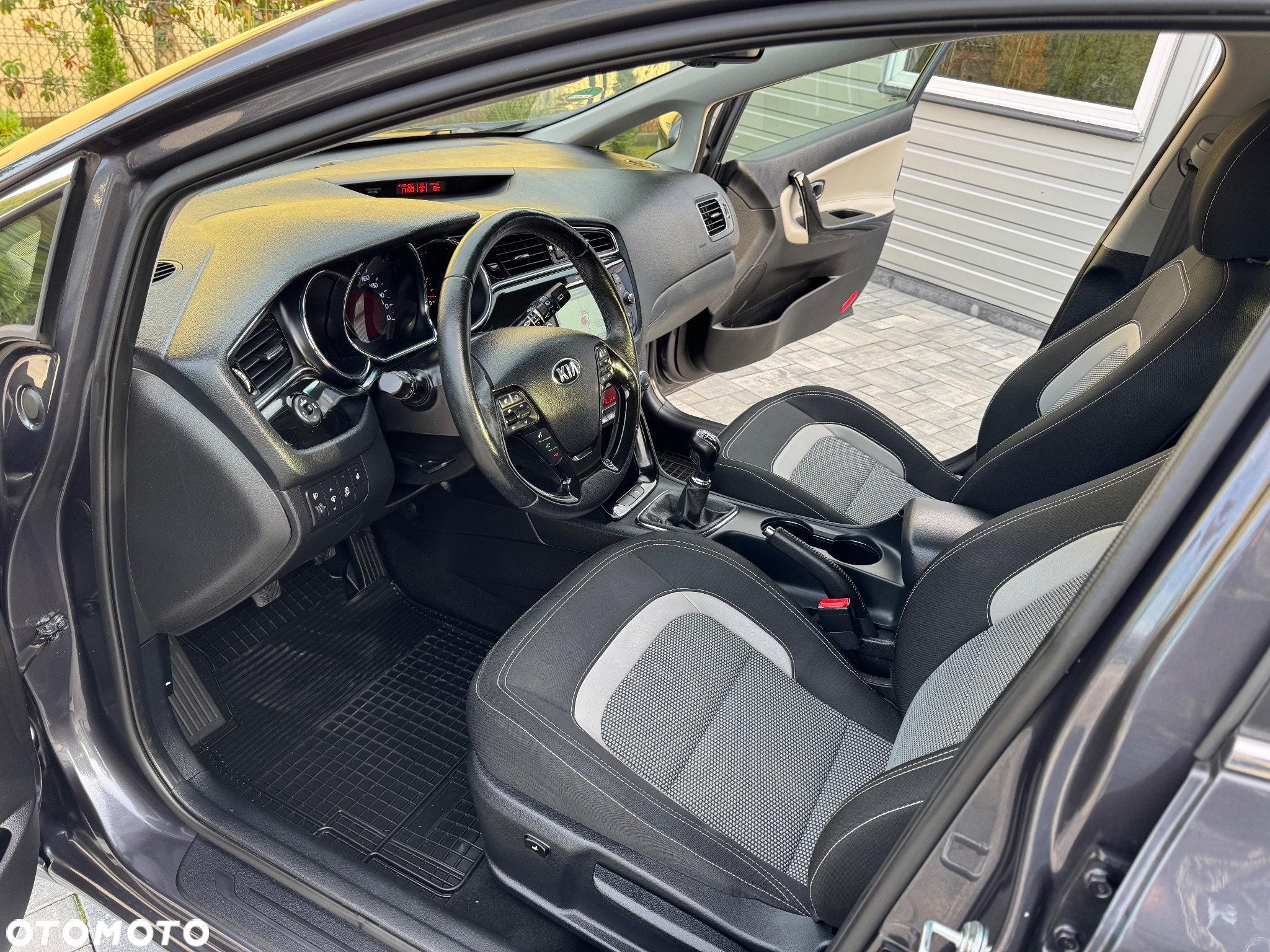 Kia Ceed 1.4 CVVT ISG Dream Team Edition - 35