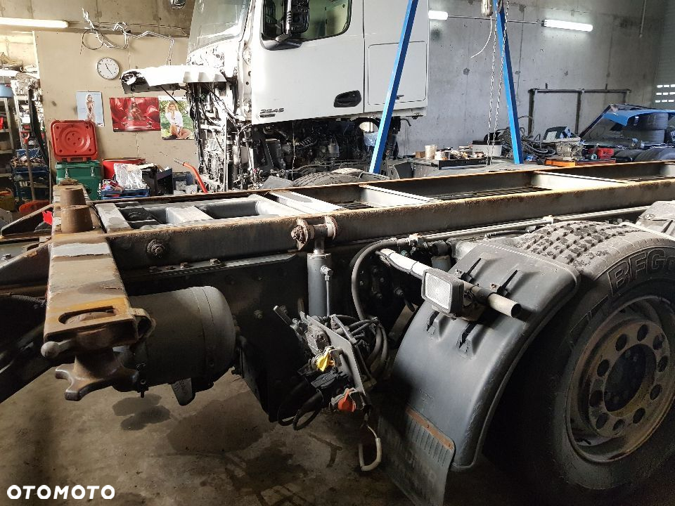 Zabudowa BDF kontener Actros MP4 HOFMEISTER - 10