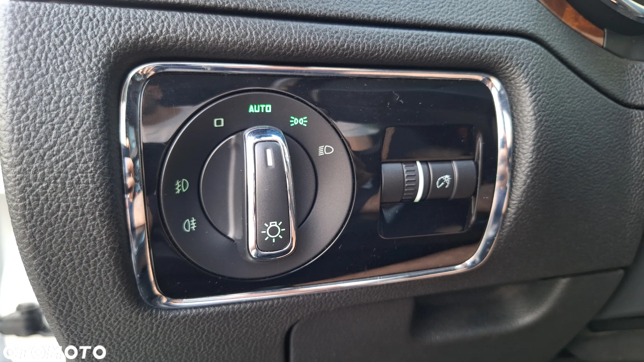 Skoda Superb 1.8 TSI Platinum DSG - 26