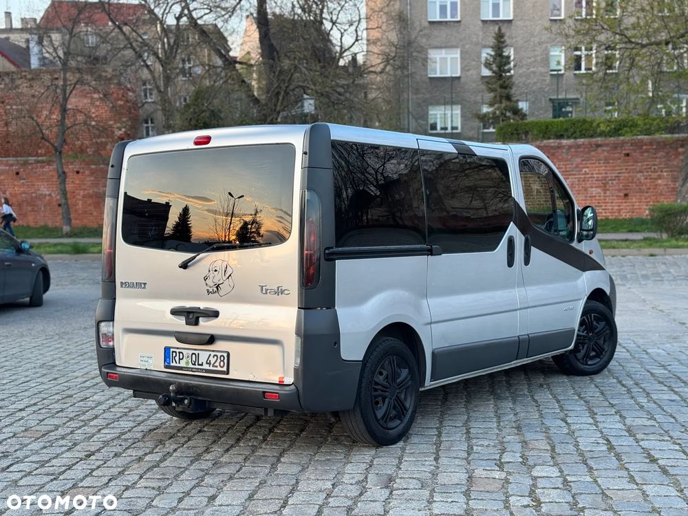 Renault Trafic 2.5 DCI 135 KM - 11