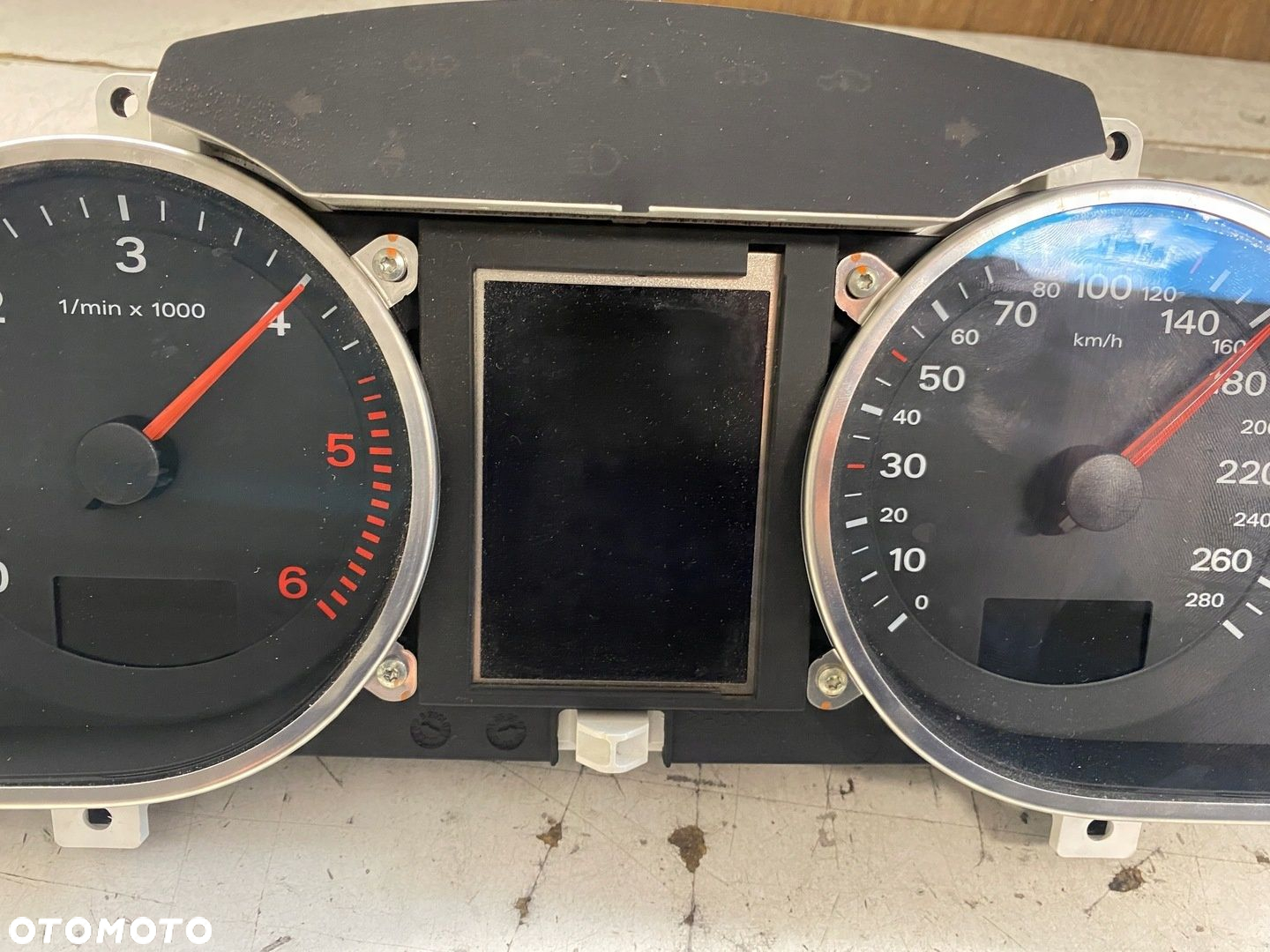 AUDI A6 C6 3.0 TDI LICZNIK ZEGARY 4F0920932D - 3