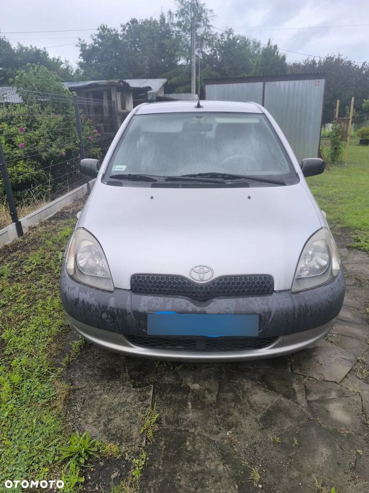 Toyota Yaris 1.0 Base - 1