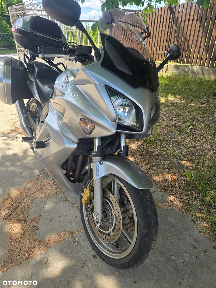 Honda CBF - 2