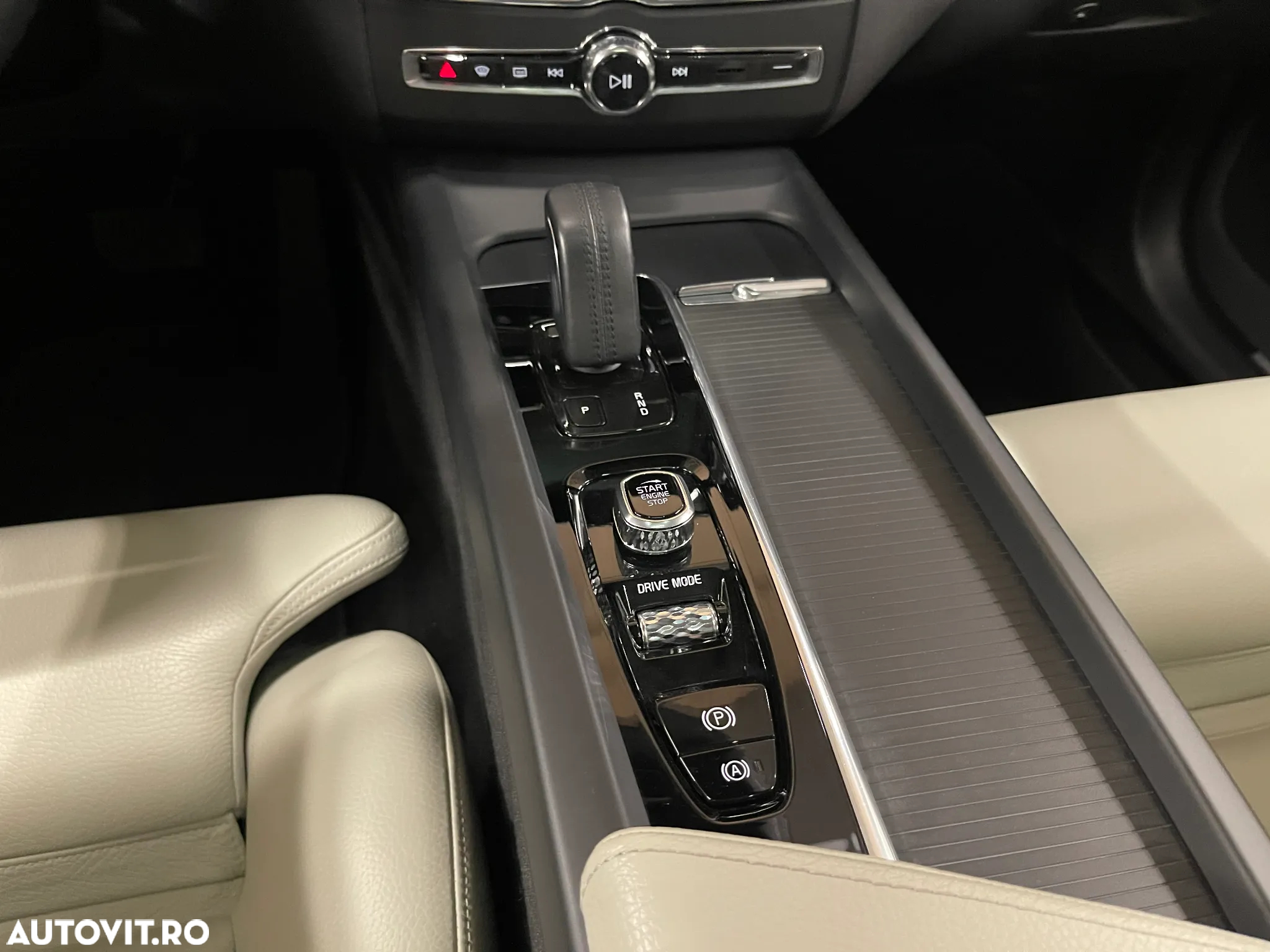Volvo XC 60 T8 Twin Engine AWD Inscription - 25
