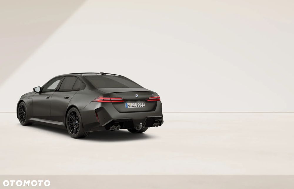BMW M5 PHEV - 8