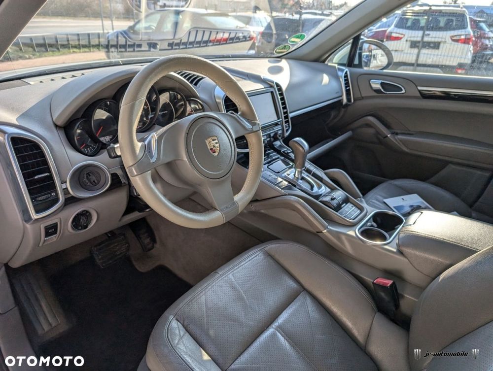 Porsche Cayenne - 6