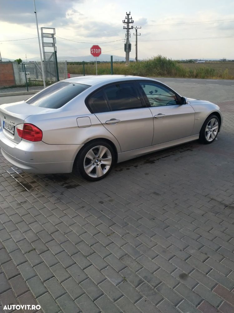 BMW Seria 3 320i Touring - 2