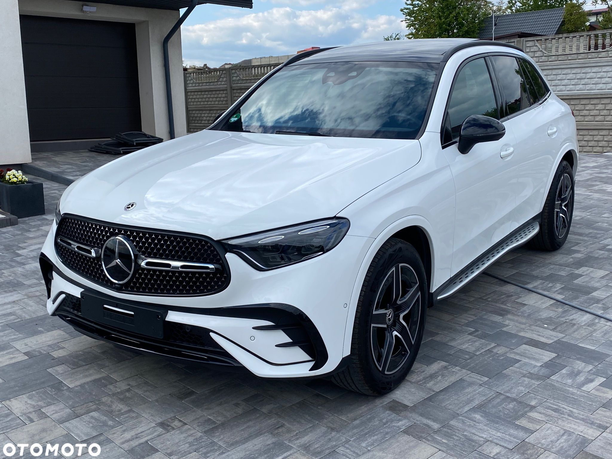 Mercedes-Benz GLC 200 4Matic 9G-TRONIC AMG Line Advanced - 1