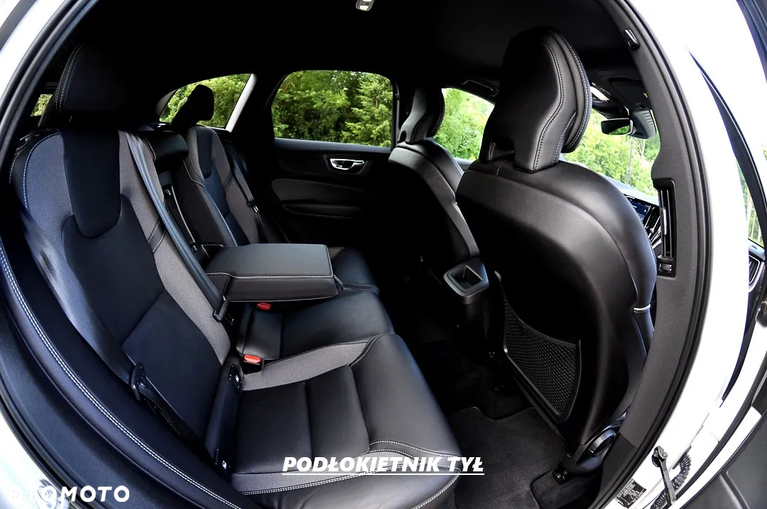 Volvo XC 60 B4 D AWD Plus Dark - 21