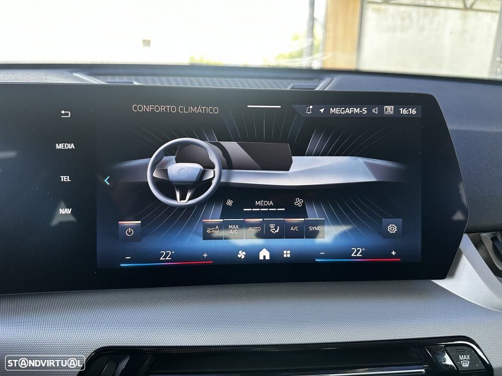 BMW iX2 eDrive20 - 21