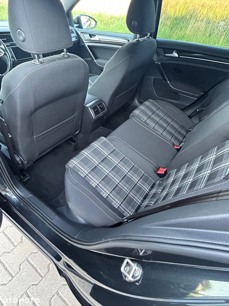 Volkswagen Golf GTD (BlueMotion Technology) DSG - 12