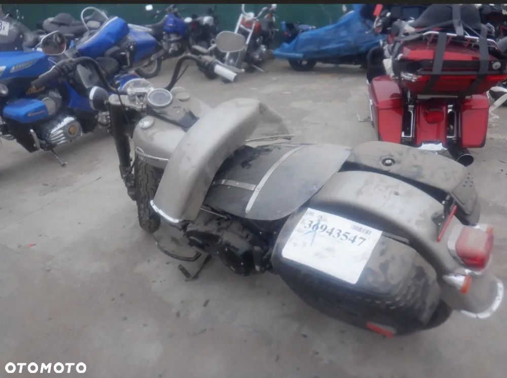 Harley-Davidson Softail Heritage Classic - 14