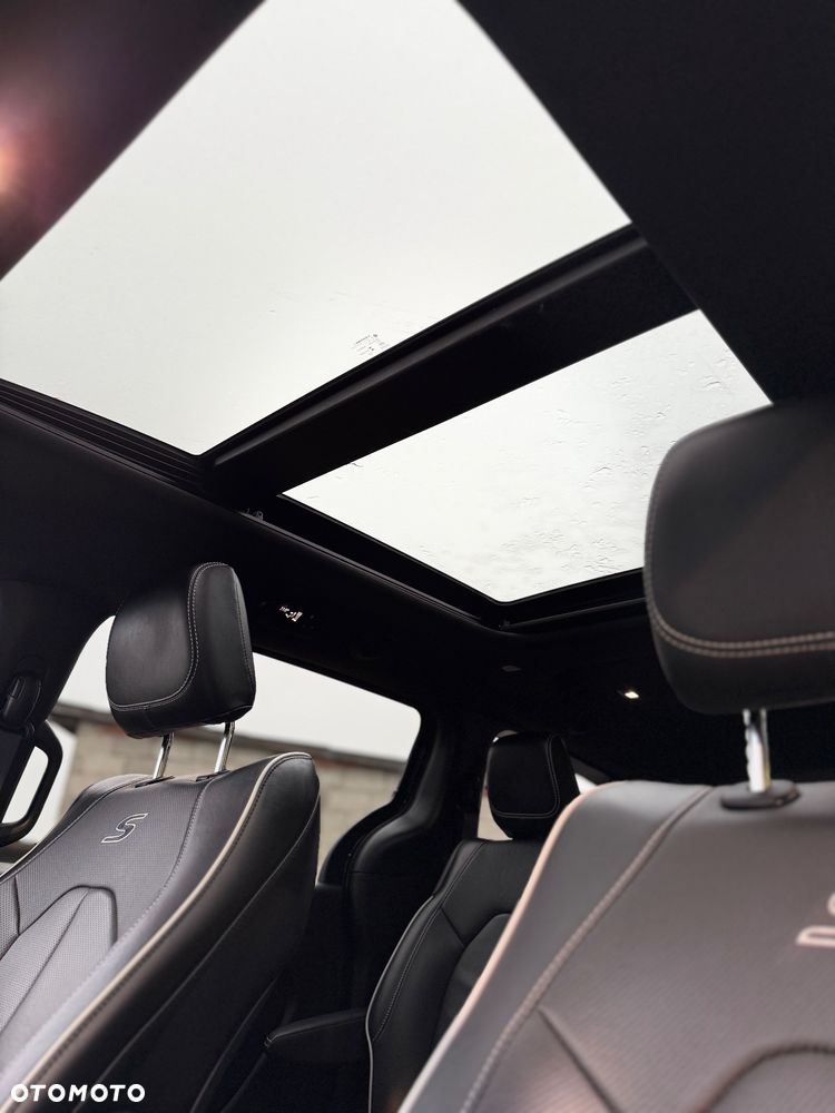 Chrysler Pacifica - 29